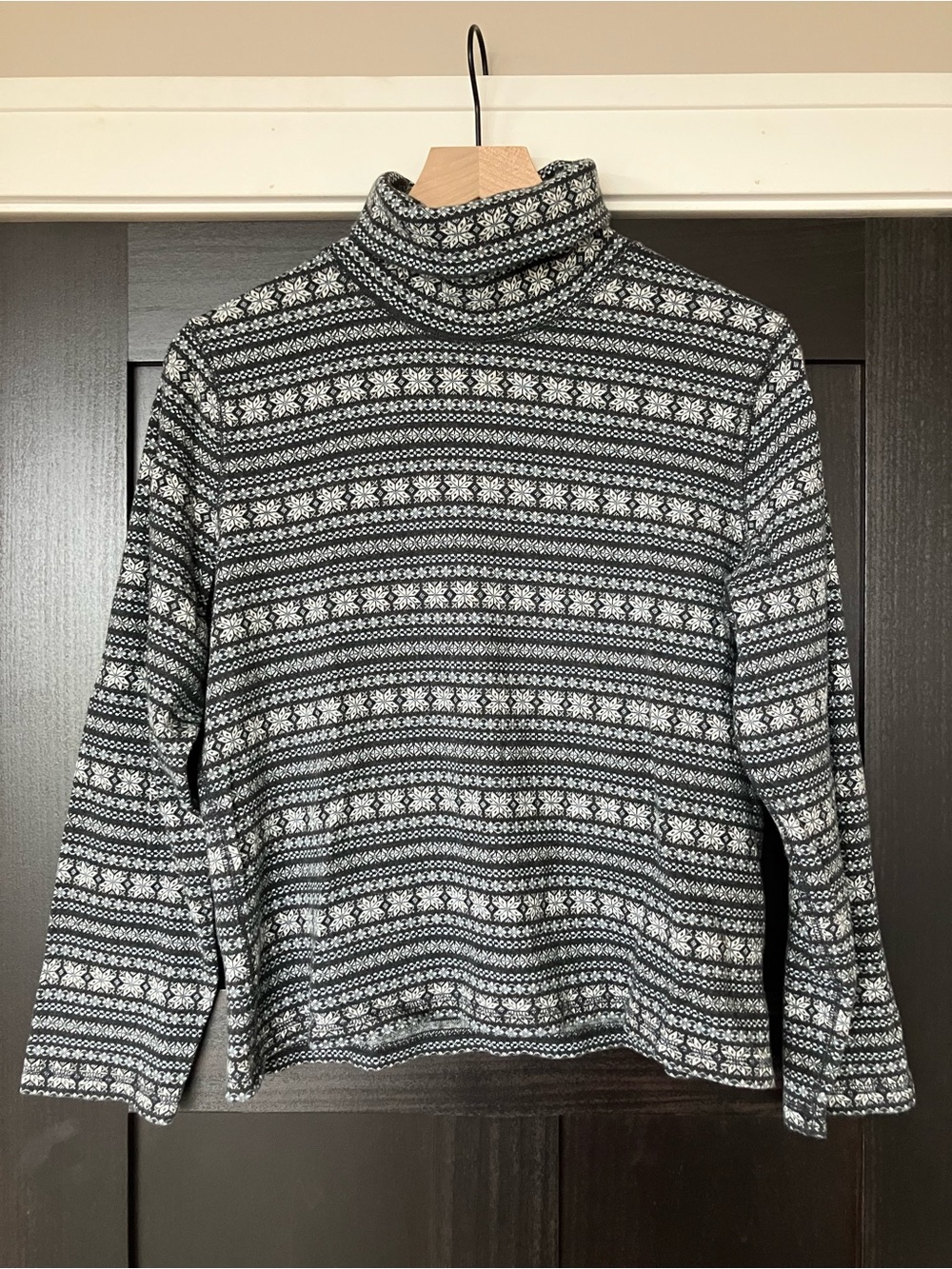 Eddie Bauer Turtleneck- Black, white, and tan